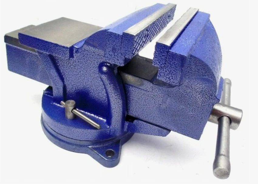 Поворотные слесарные тиски: надежный инструмент для вашей мастерской